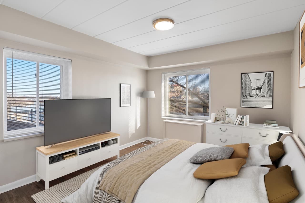 Interior at 617 W Riverview Apartments