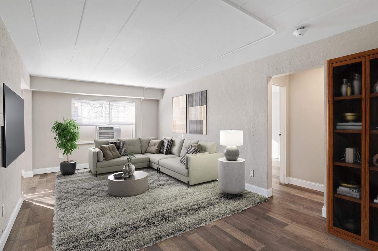 Interior at 617 W Riverview Apartments